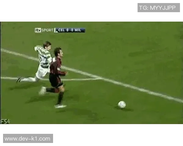 足球场上的搞笑假摔瞬间合集让你笑到停不下来的视频大赏 足球场上的搞笑假摔瞬间合集让你笑到停不下来的视频大赏