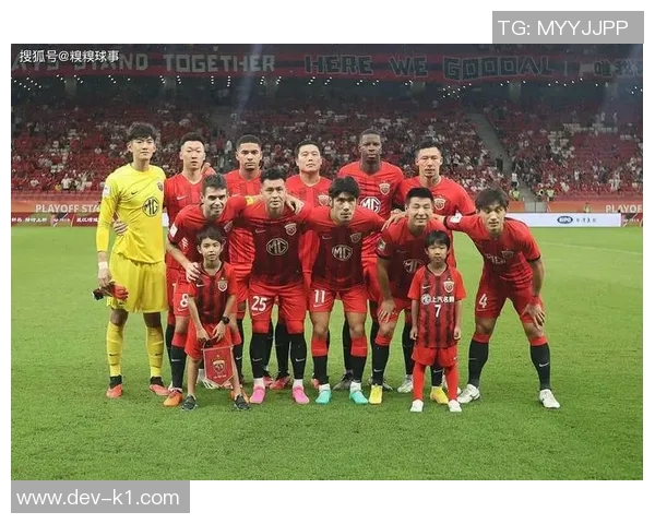 上海上港足球队奋勇争先力争冠军展现团队精神与拼搏精神的精彩赛季 上海上港足球队奋勇争先力争冠军展现团队精神与拼搏精神的精彩赛季